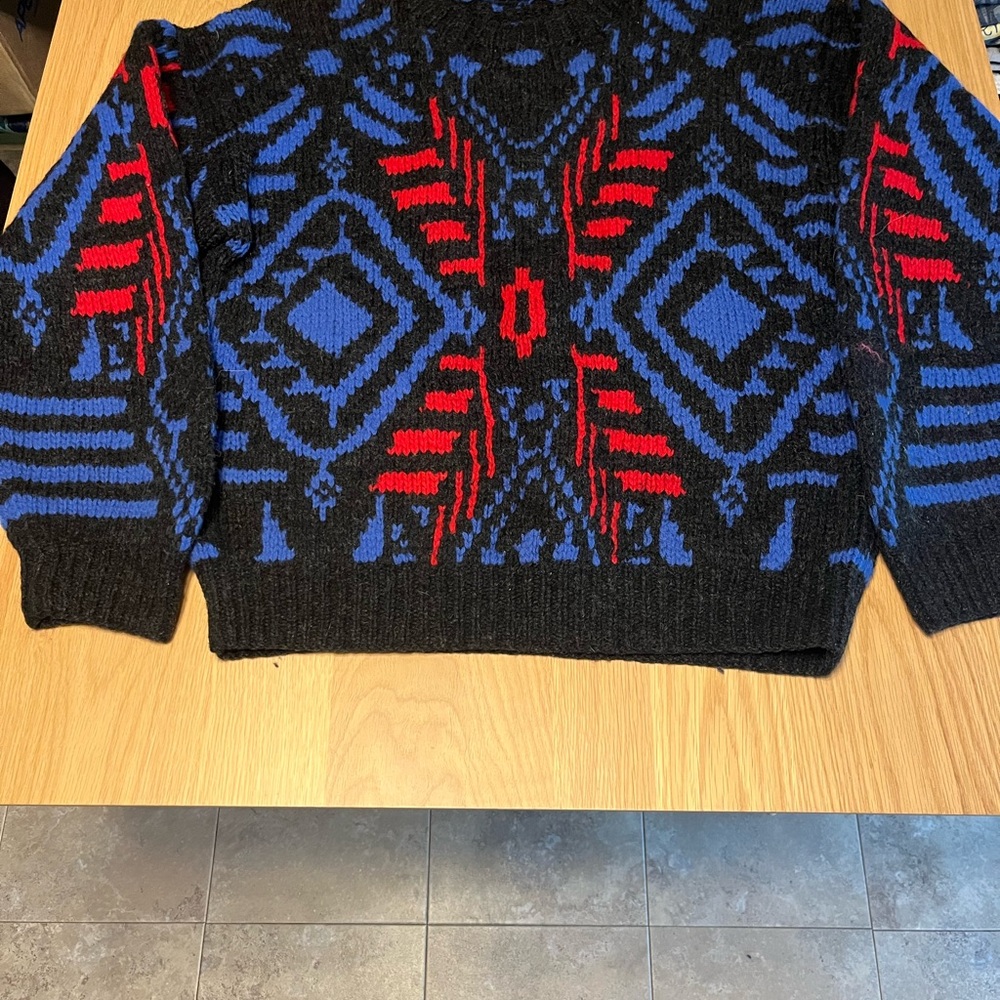 Vintage 80s/90s 100% Wool Shetland Red and Blue Patterned Men's Sweater Large